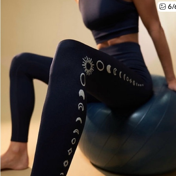 NWT Spiritual Gangster High Waisted Leggings with Celestial Design XS/S - Picture 2 of 7